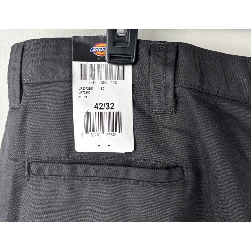 Genuine Dickies Men's NWT Relaxed Fit Flex Black Cargo Pants 42x32 LP2372BLK - Picture 3 of 6